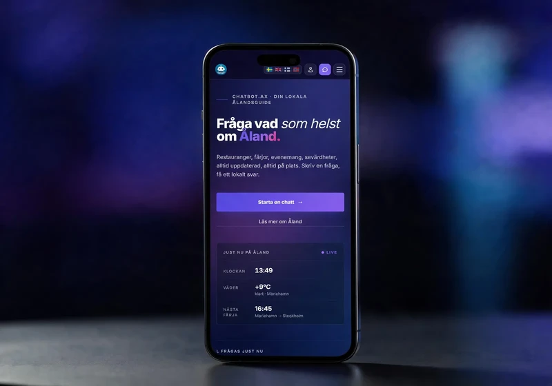 Chatbot.ax mobilvy – startskärm med live-väder, klocka och nästa färja